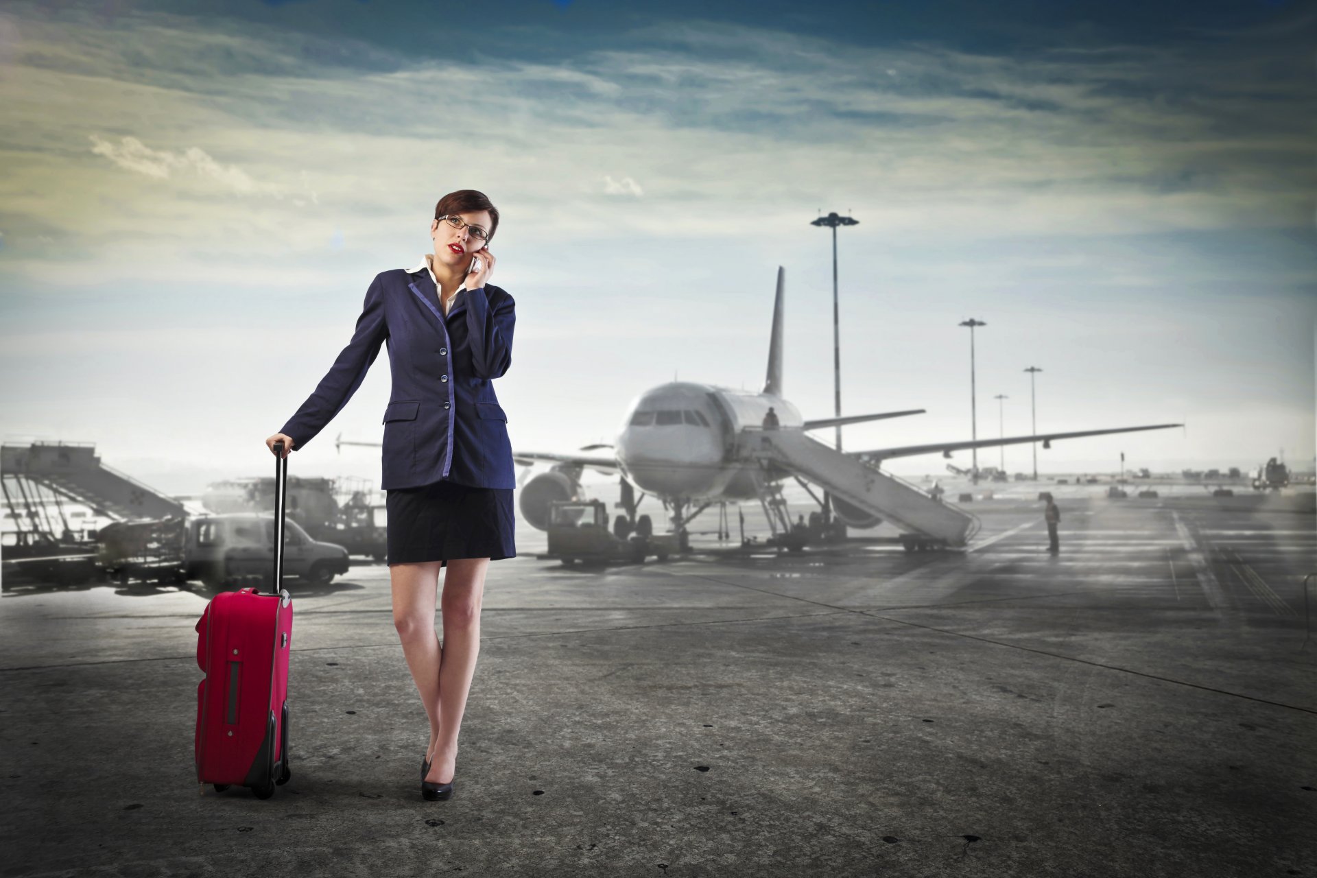 flughafen frau jacke rock reisetasche anruf telefon himmel