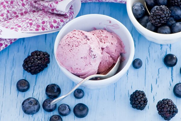 Rustic style - pink ice cream with black berries