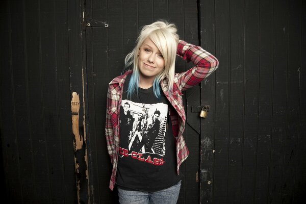 Jenna is a punk pop star