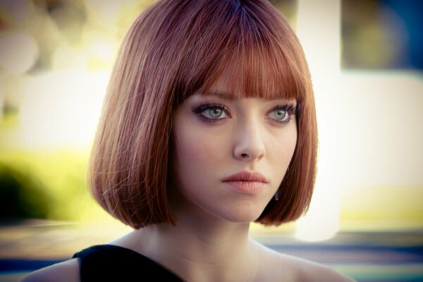 Chica pelirroja con cara. La Actriz Amanda Seyfried