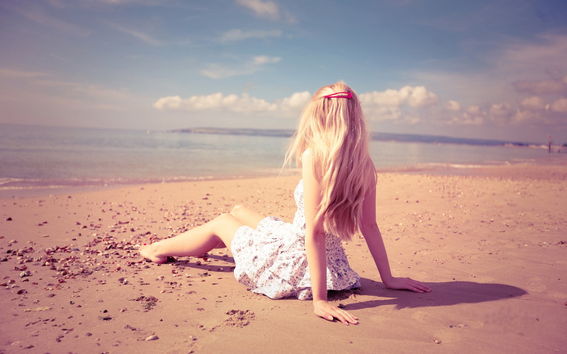 stimmung strand mädchen weiblich sand schönheit einsamkeit licht meer hände blond