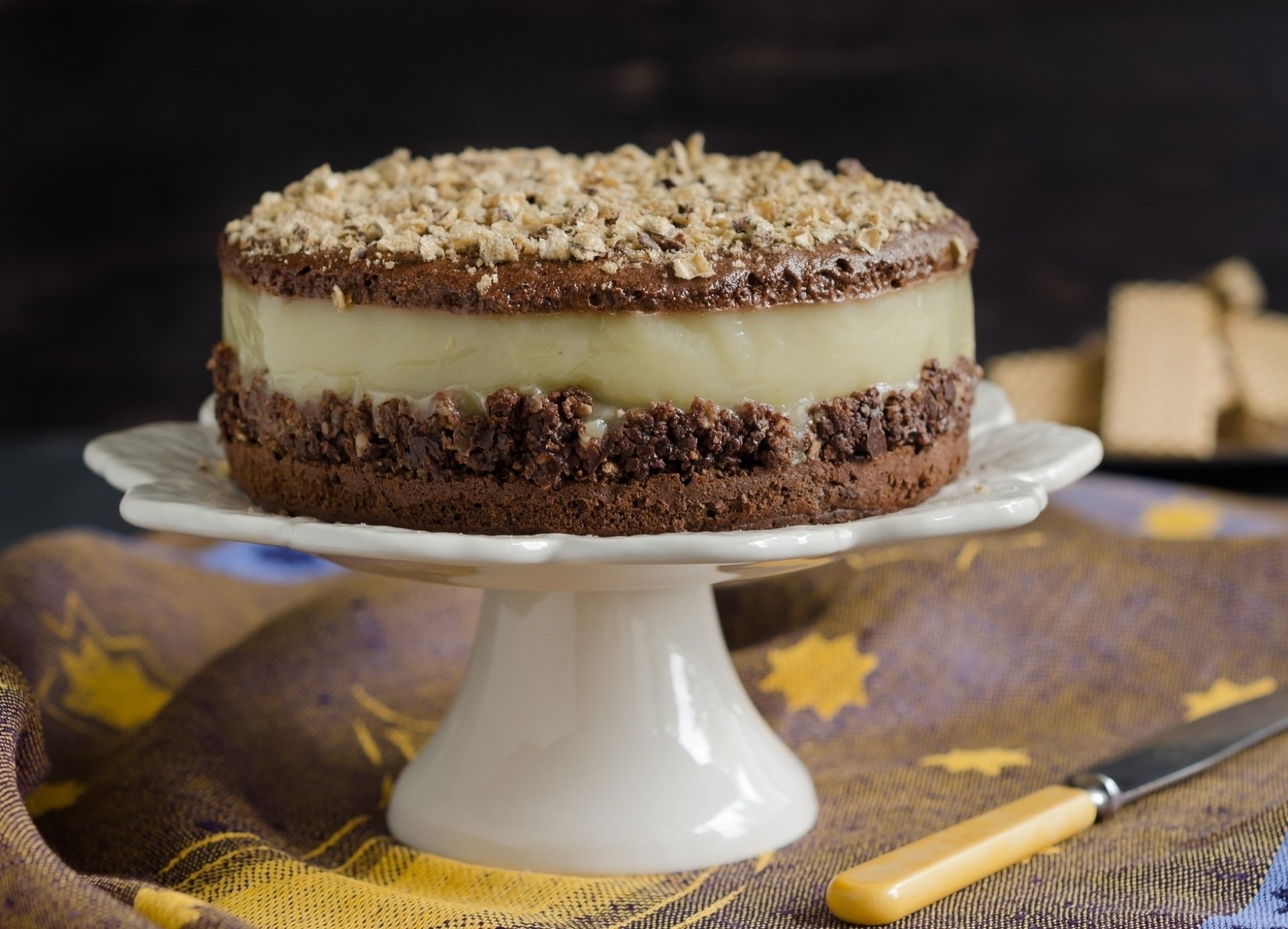 torta cottura dessert cioccolato noci crema torte coltello delizioso