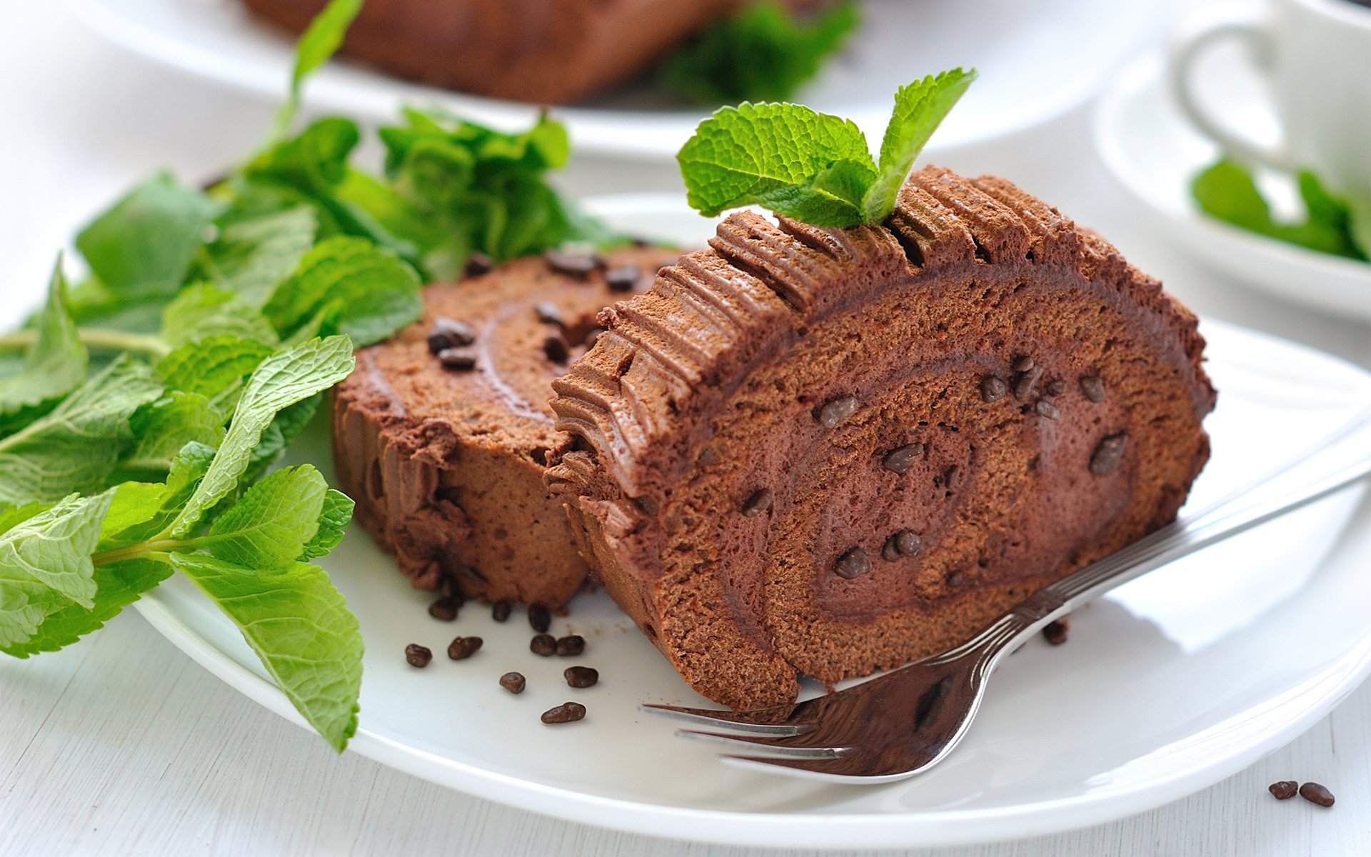 rouleau chocolat soucoupe menthe légumes verts fourchette sucré