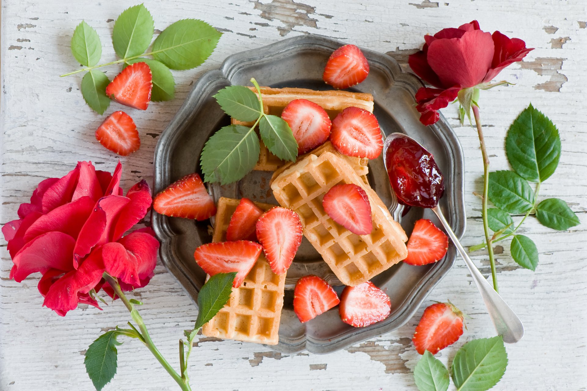 wafer strawberry berries roses flower