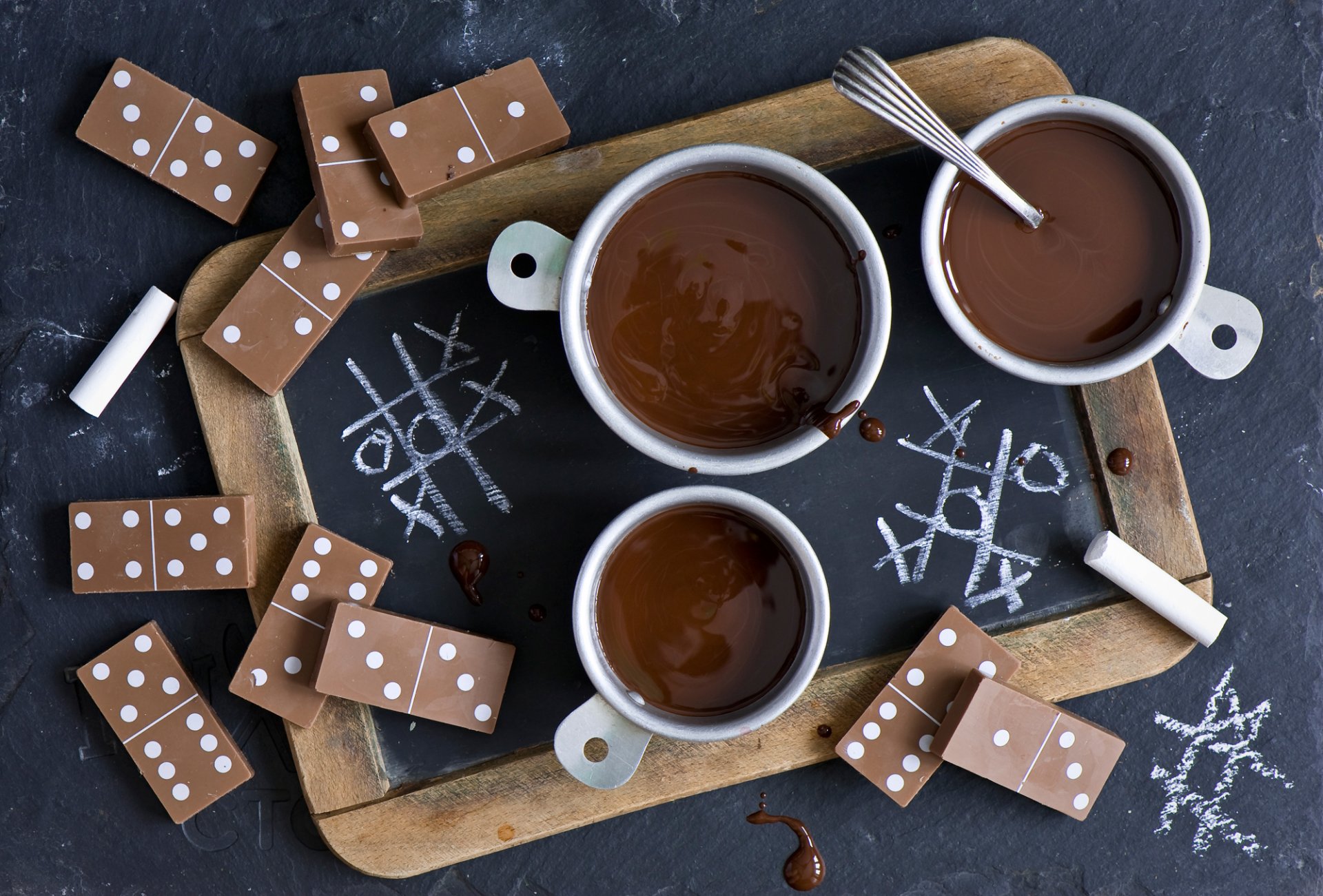 chocolate tazas dominó