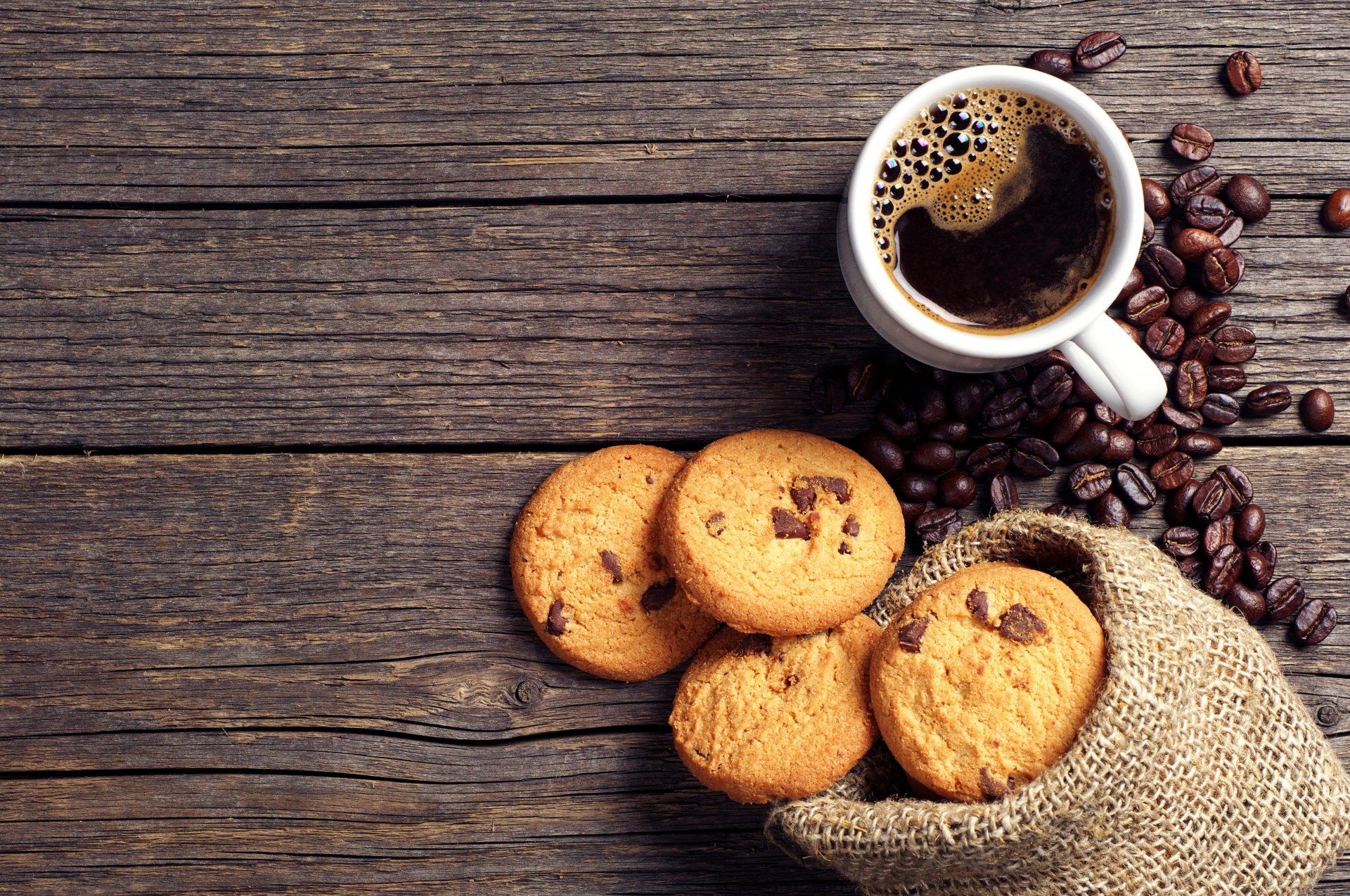 café granos taza galletas chocolate bolsa