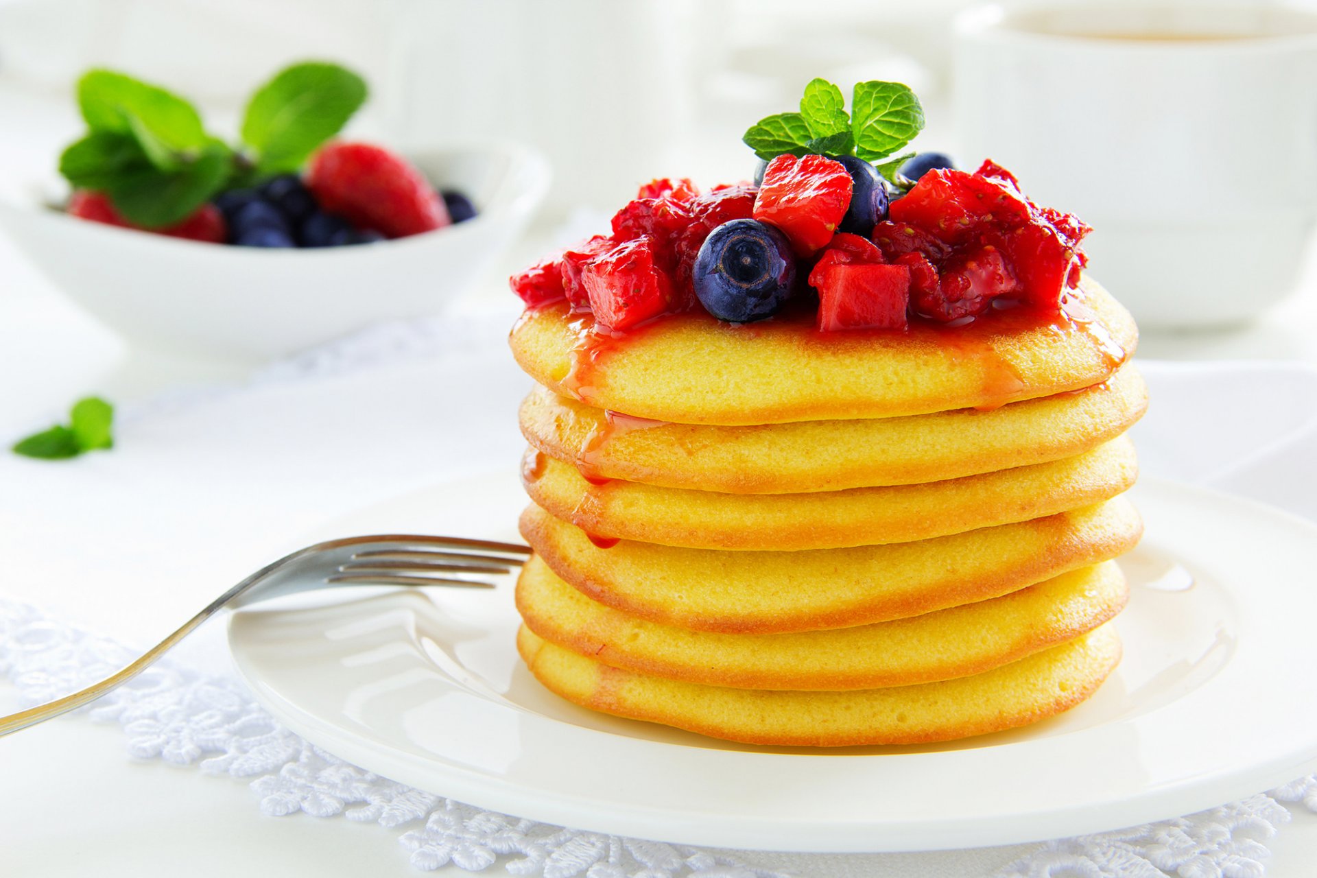 pfannkuchen pfannkuchen pfannkuchen beeren blaubeeren erdbeeren lügen marmelade essen