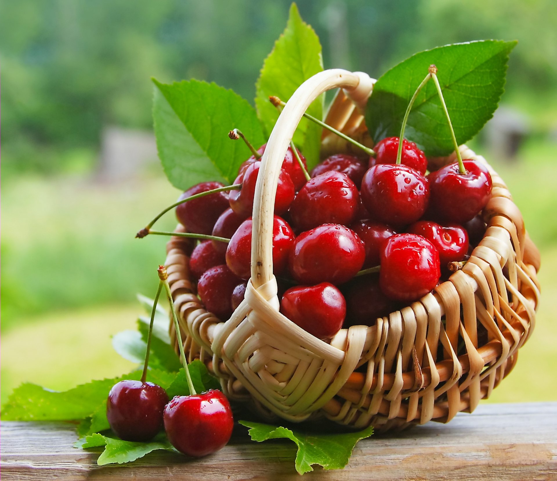 cherry berries sweet fresh basket