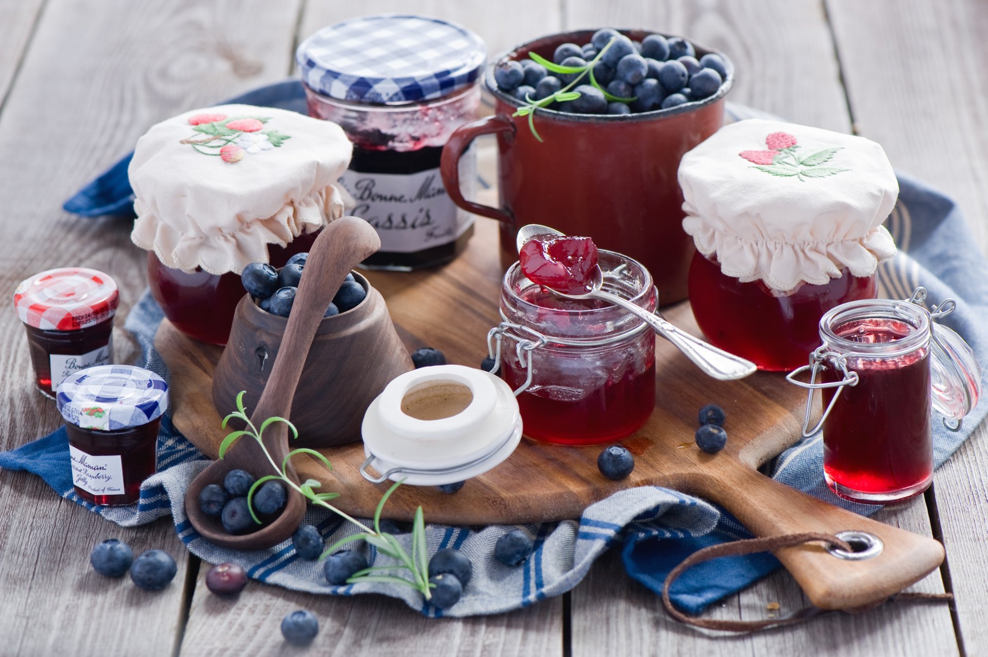 confiture confiture baies bleuets pots pots vaisselle planche cuillère anna verdina