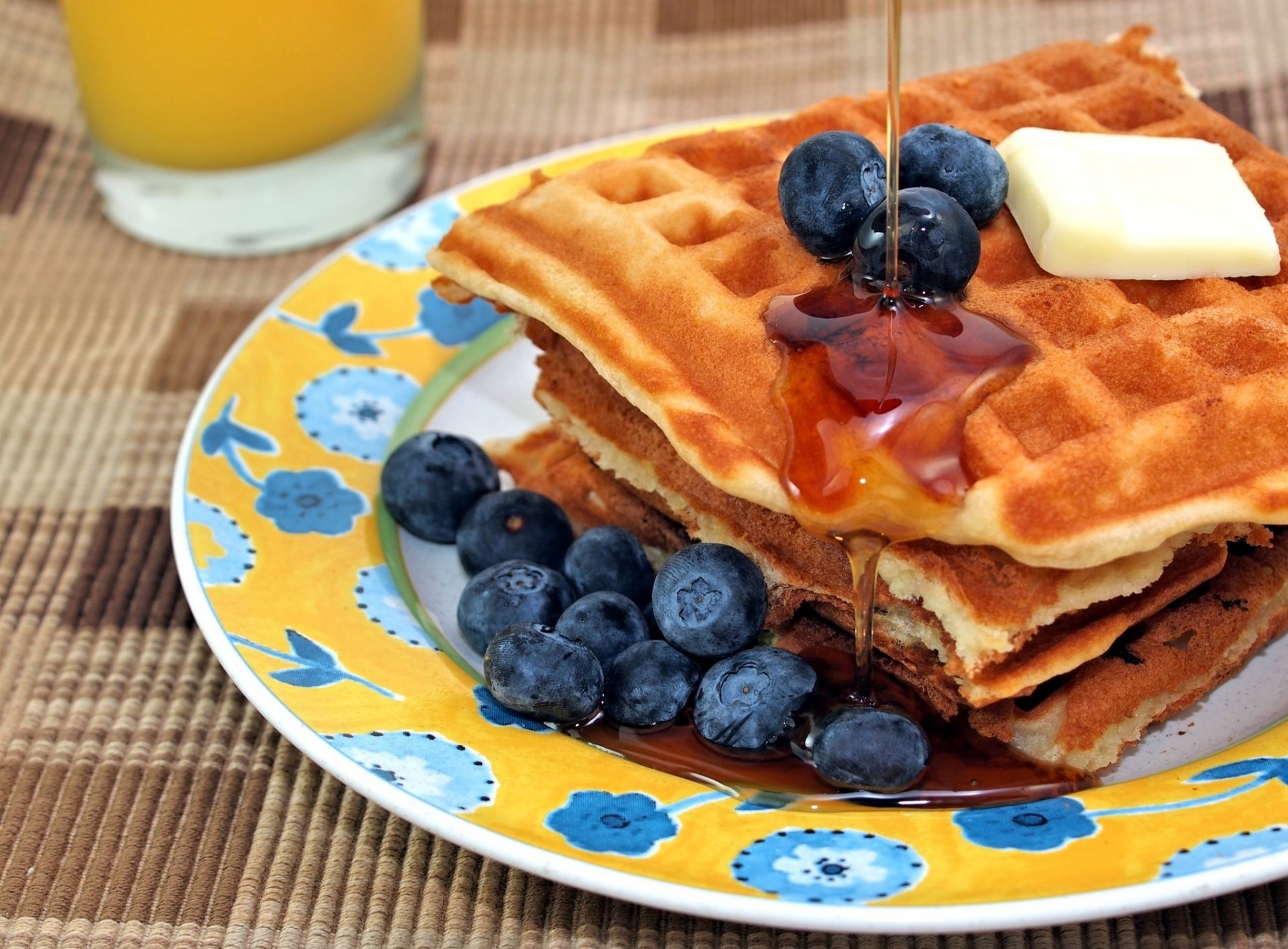 waffeln blaubeeren sirup honig öl saft nahrung