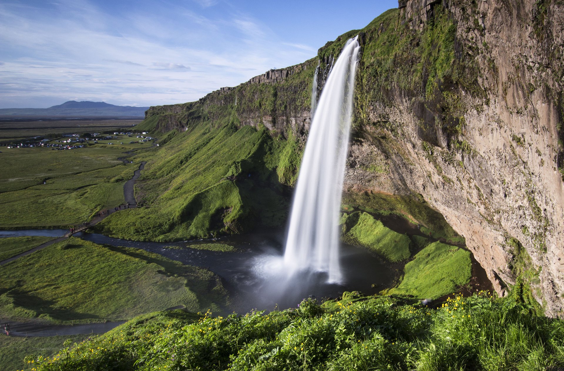 islande cascade rochers joliment