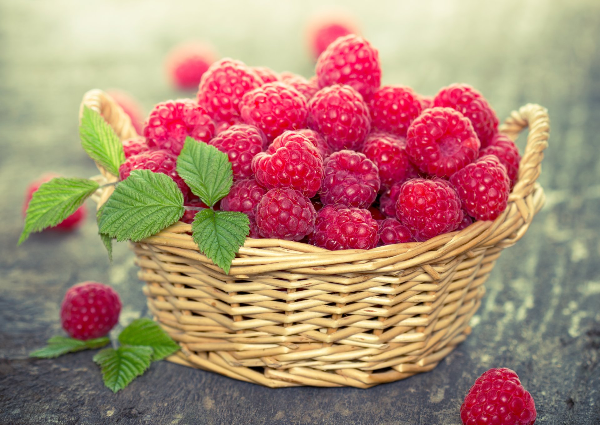 panier framboise feuille menthe