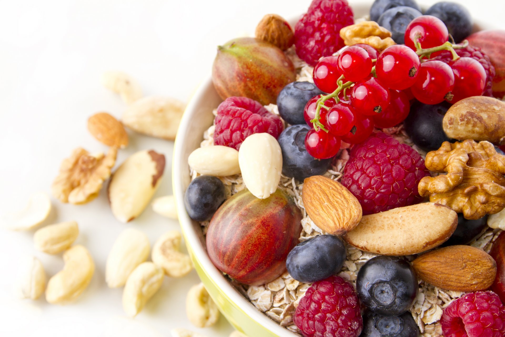 cereals nuts berries breakfast