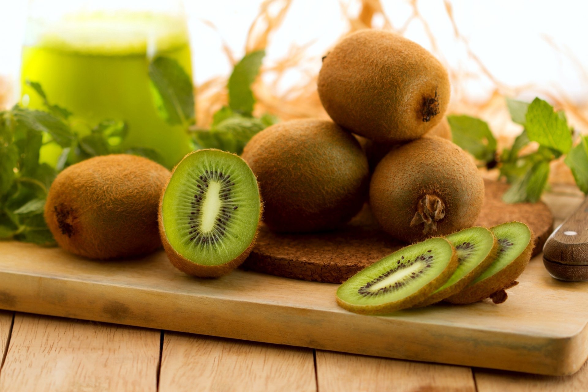 kiwi blätter brett messer