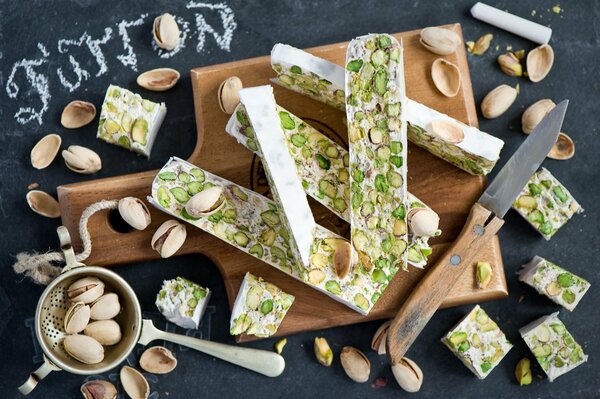 Orientalische Süßigkeiten, Nougat mit Pistazien, Stillleben