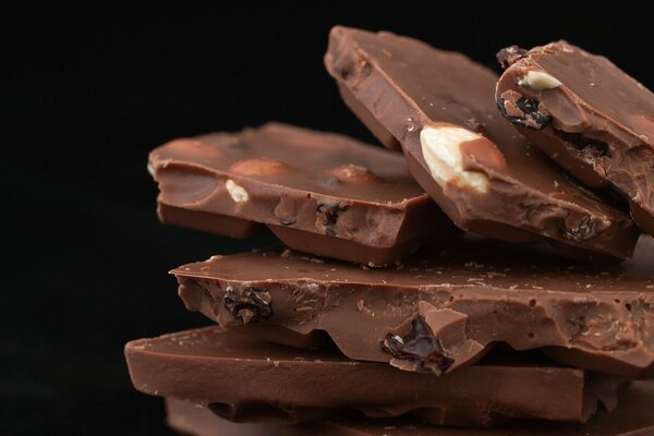 Macro phono chocolate con pasas y nueces