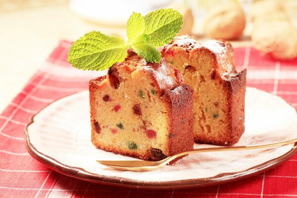 Rametto di menta su un muffin