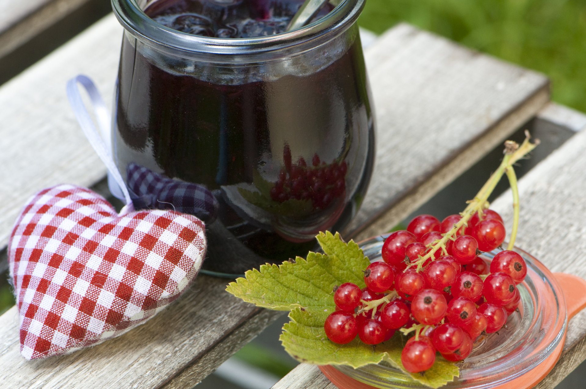 heart jams jar currants red leaves berrie