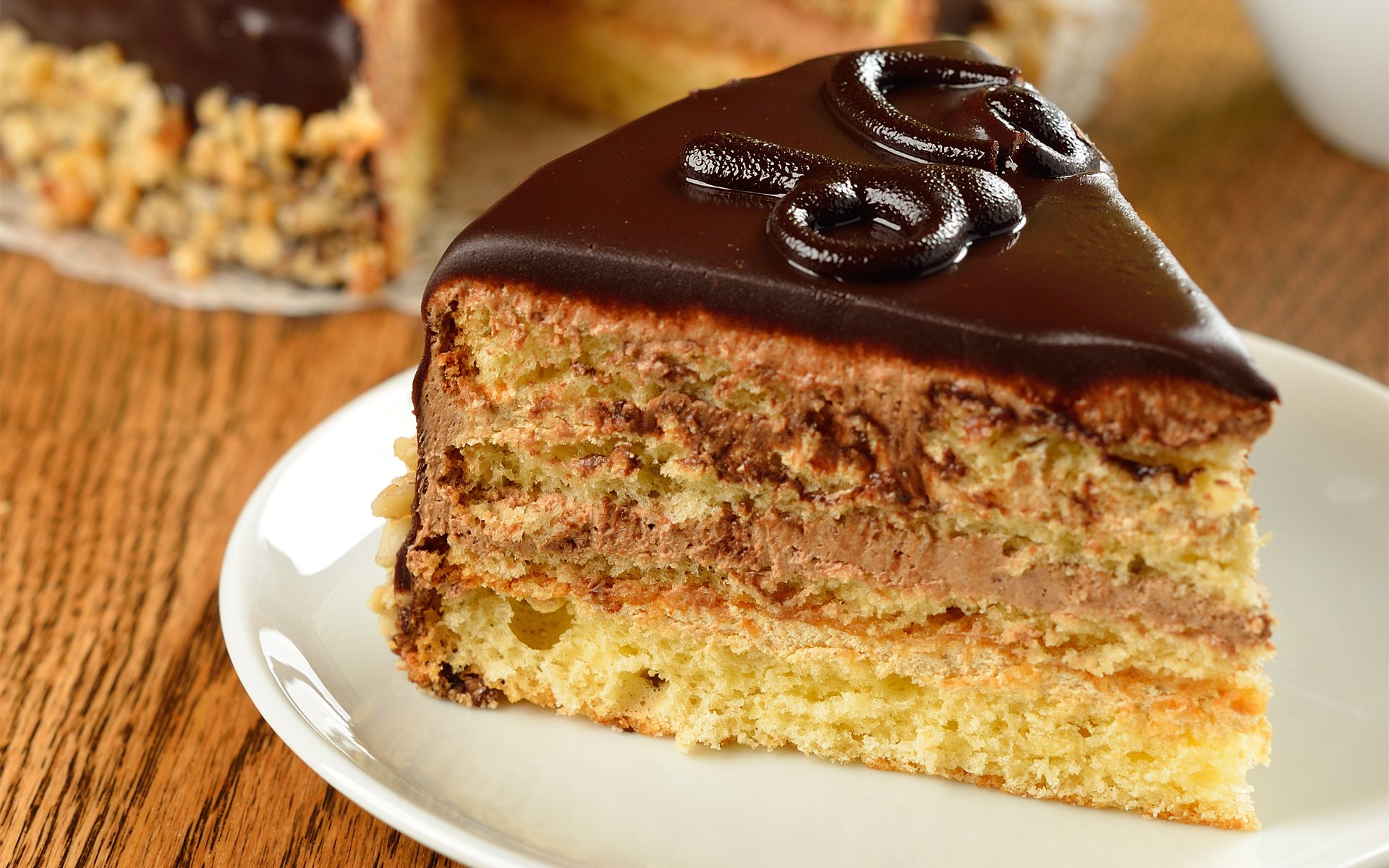 kuchen stück scheibe schokolade glasur untertasse