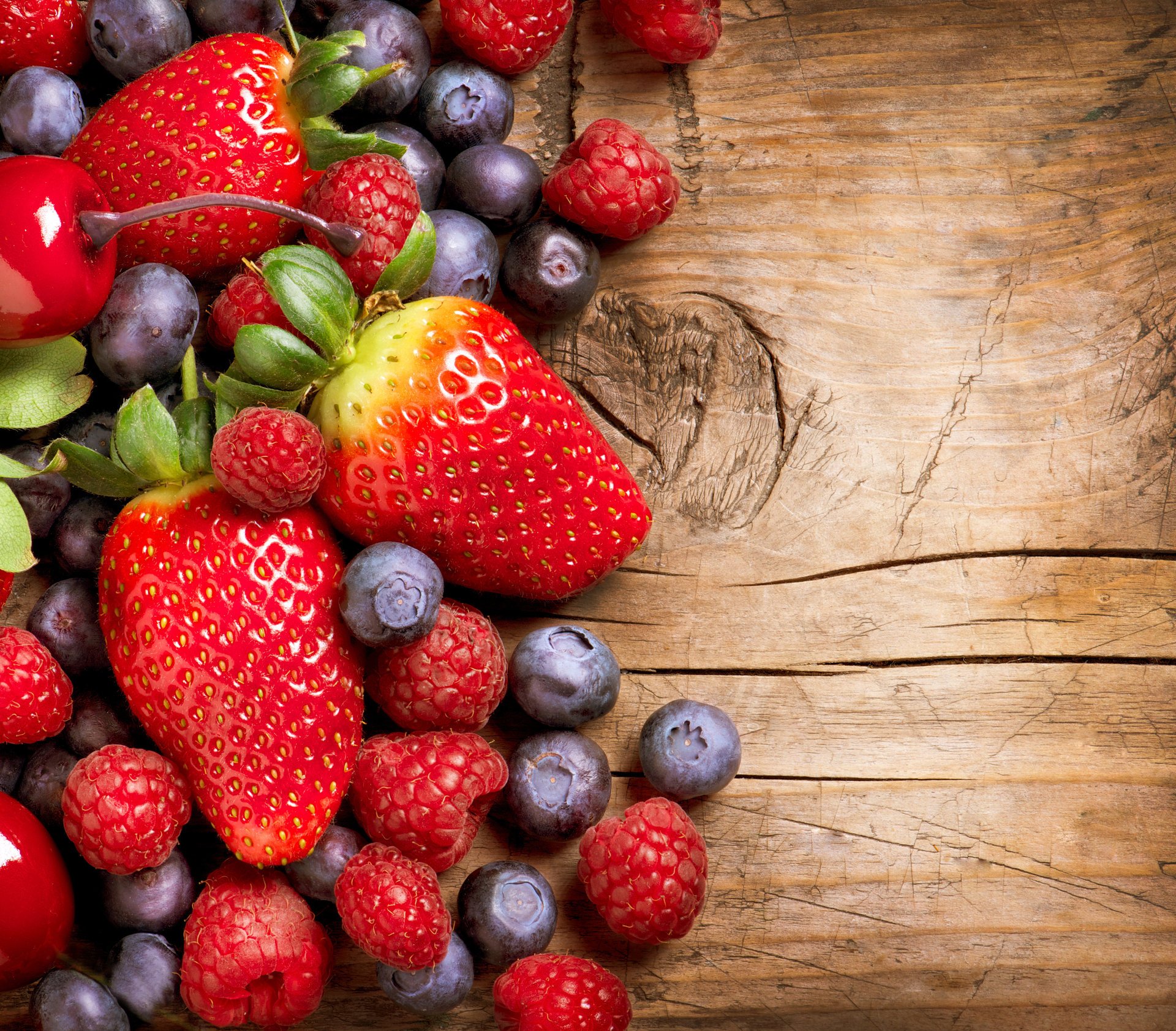 fruits baies aliments fraises framboises groseilles