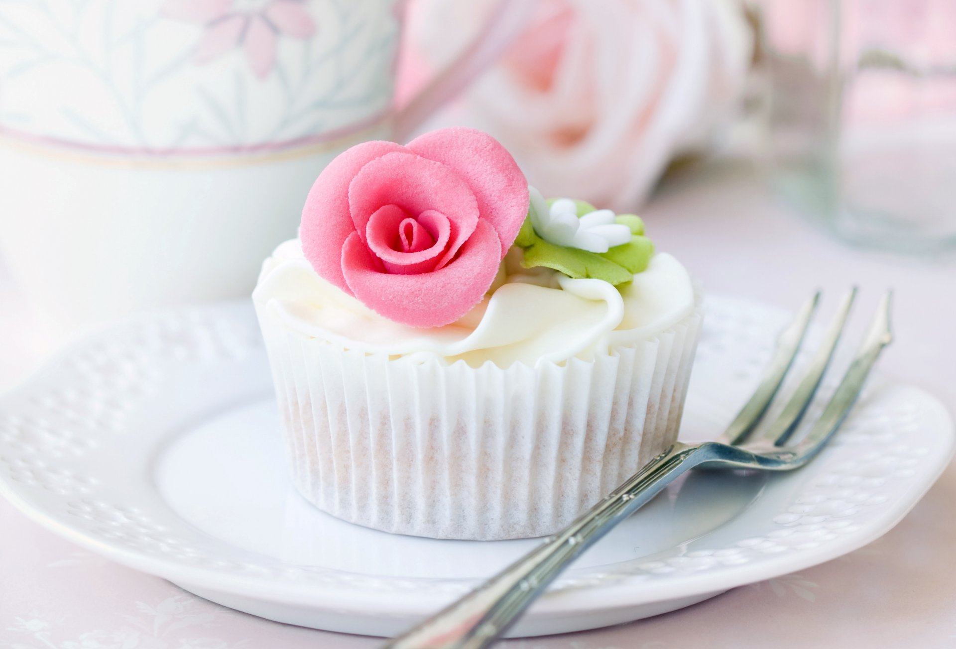 cake cream rose cupcake food dessert dishes plate fork