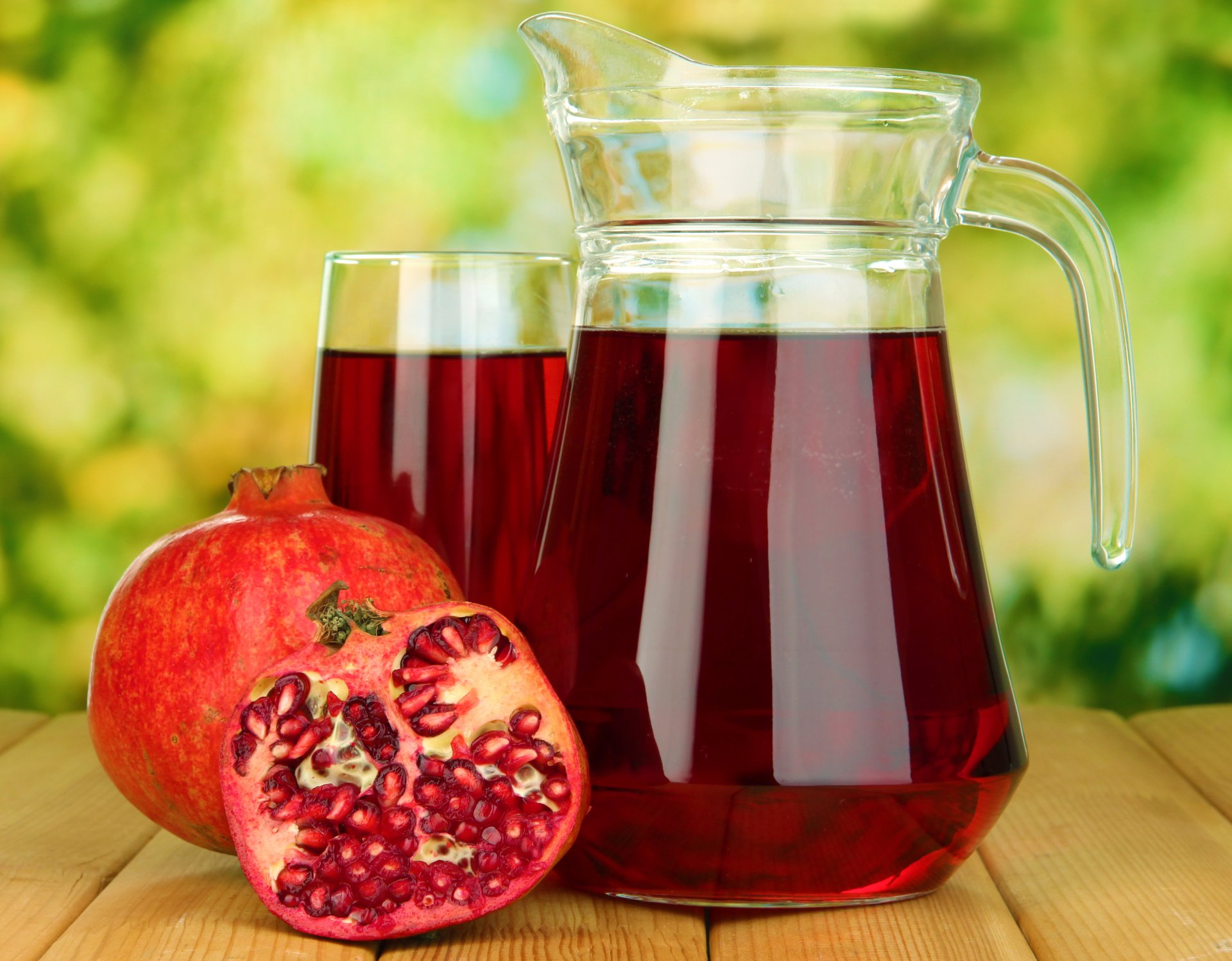 tisch granatapfel dekanter glas saft