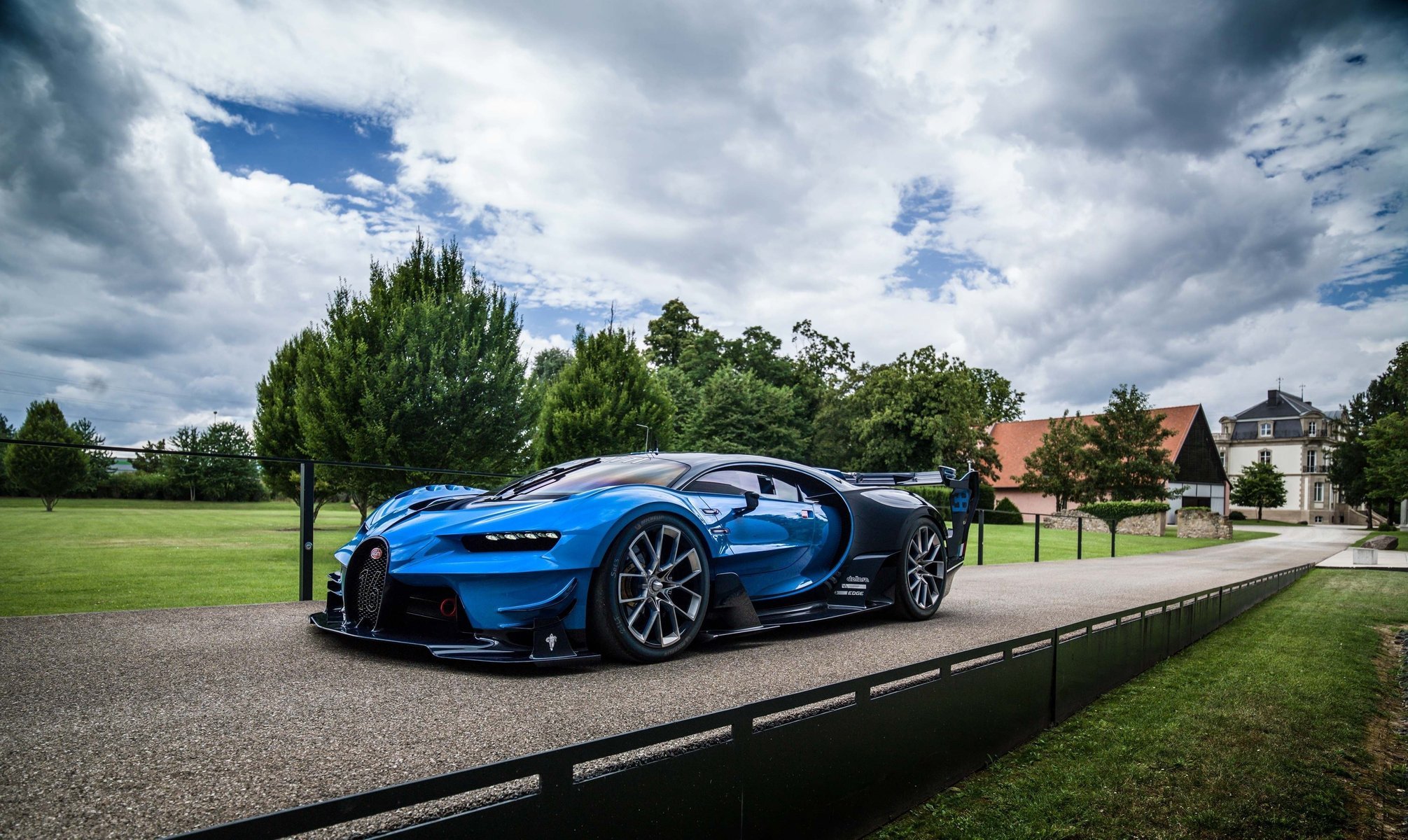 bugatti supersamochód droga