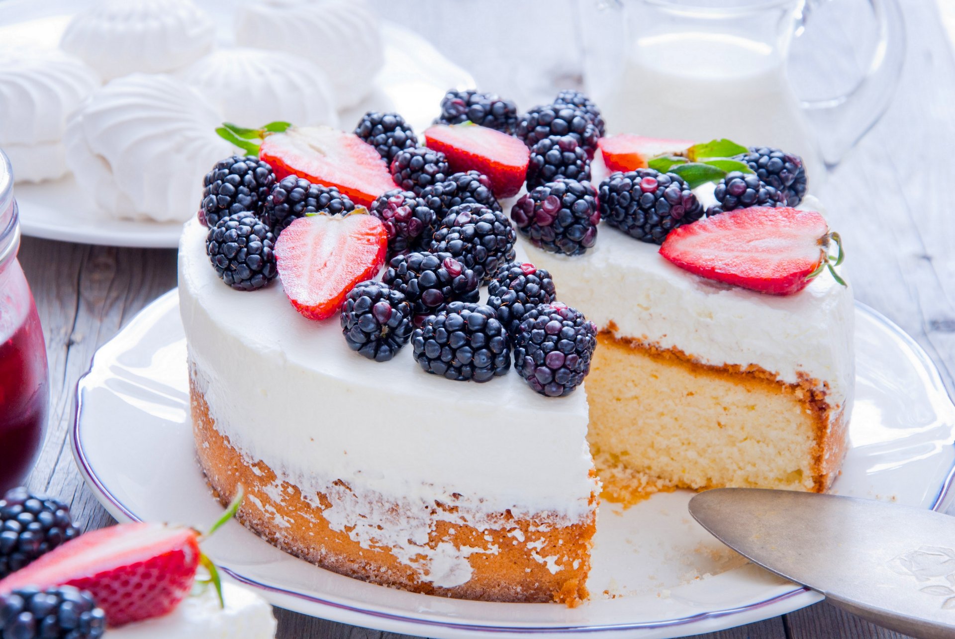 kuchen beeren brombeeren erdbeeren