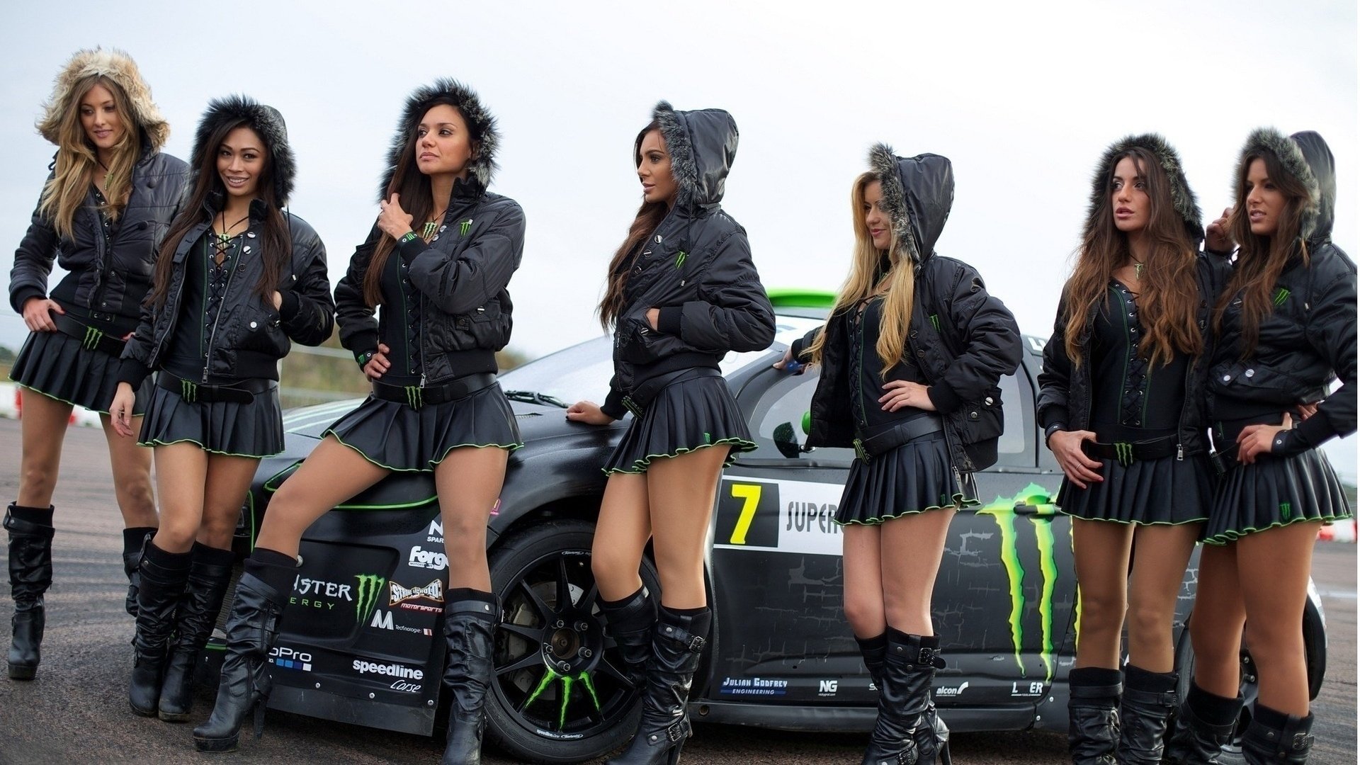 chicas chicas coche rally piernas modelos