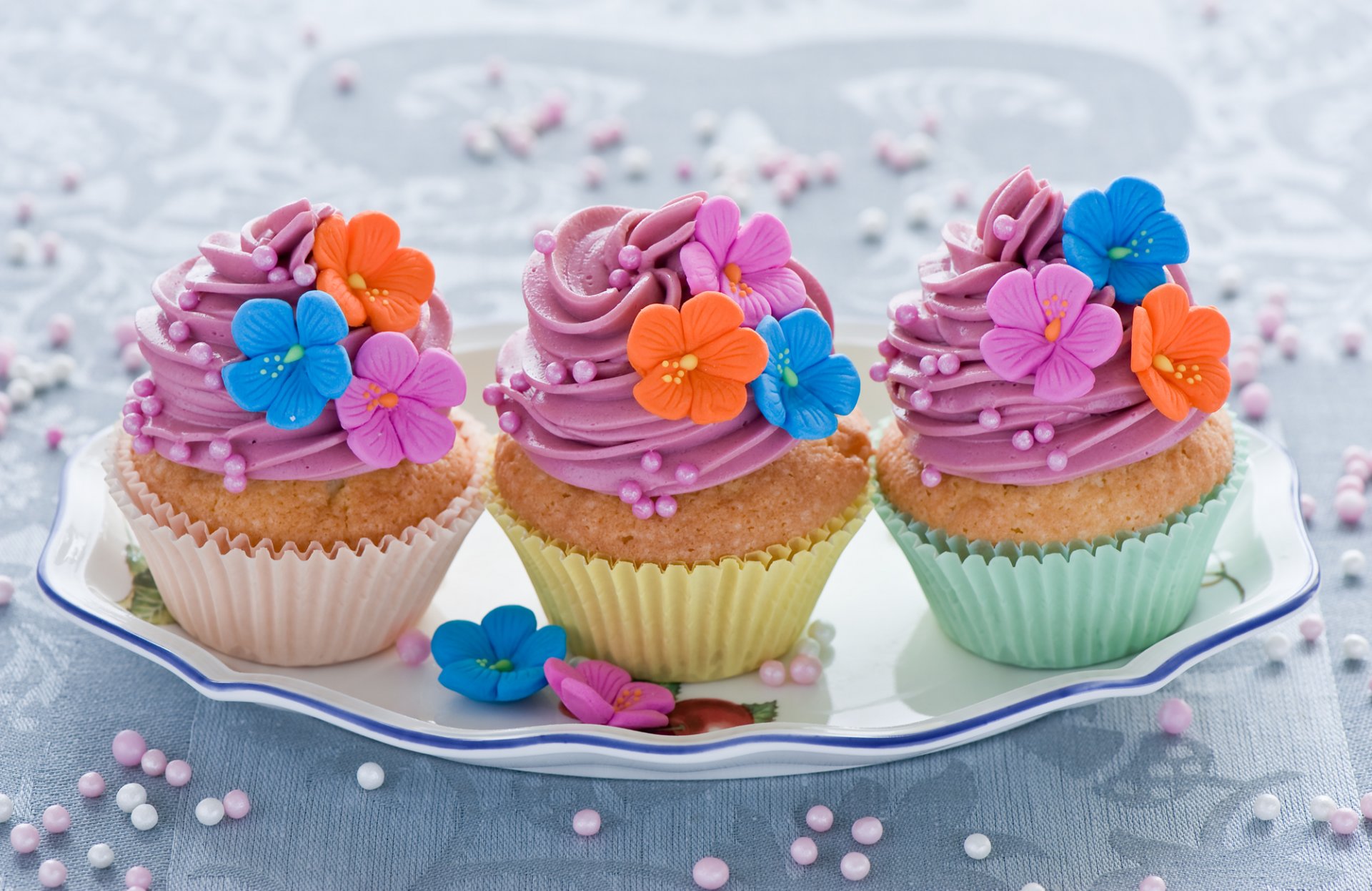 cupcakes baking cream pink decoration flowers colored food dessert sweet cakes anna verdina