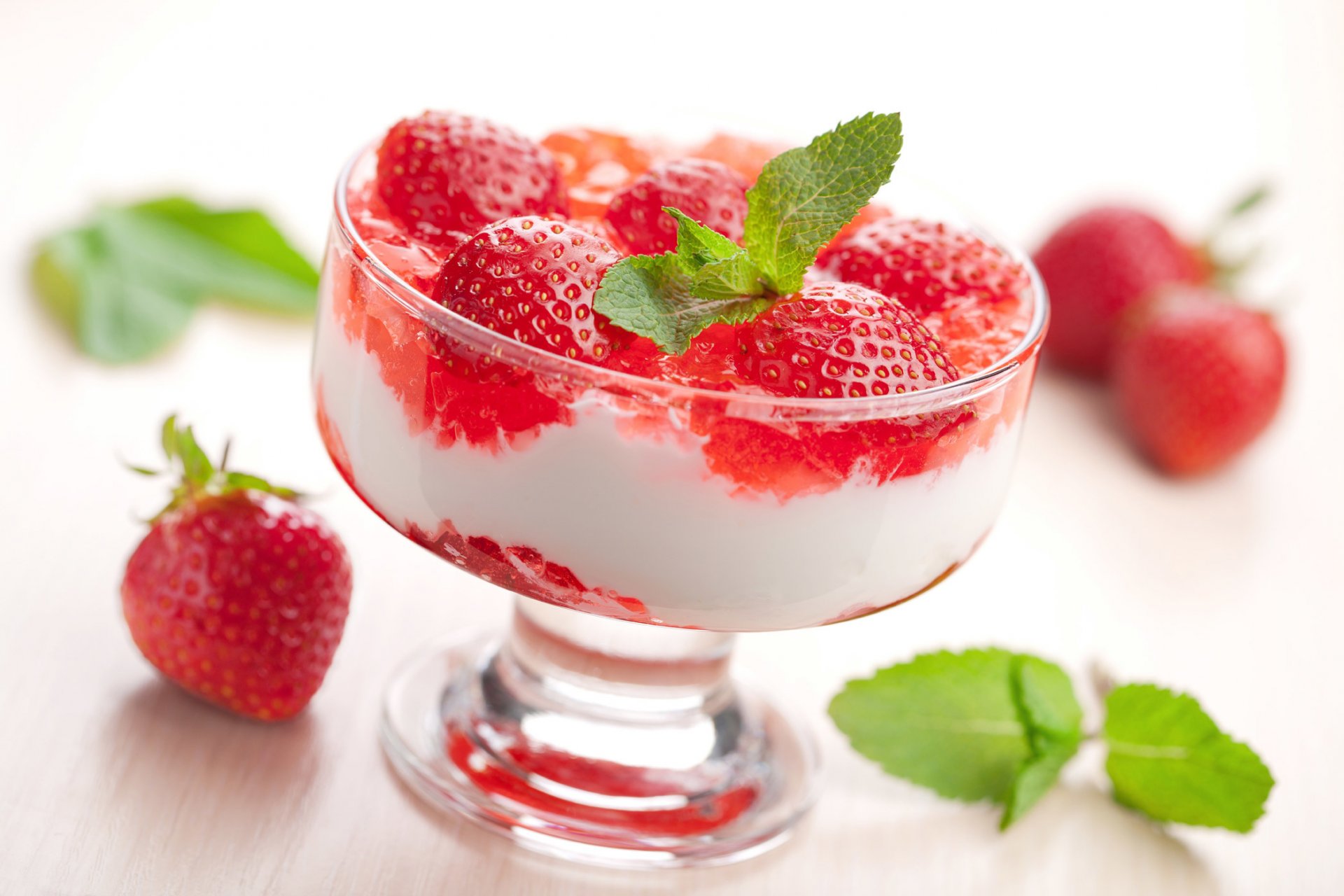 dessert fragole bacche dolce cibo yogurt crema