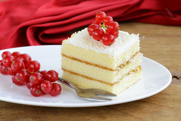 Gâteau aux groseilles rouges et fond rouge