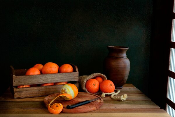 Oranges se trouvent dans une boîte