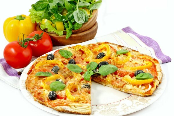 Cocina italiana: deliciosa pizza y verduras