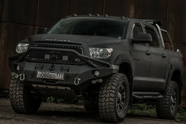 Toyota SUV with cool tuning