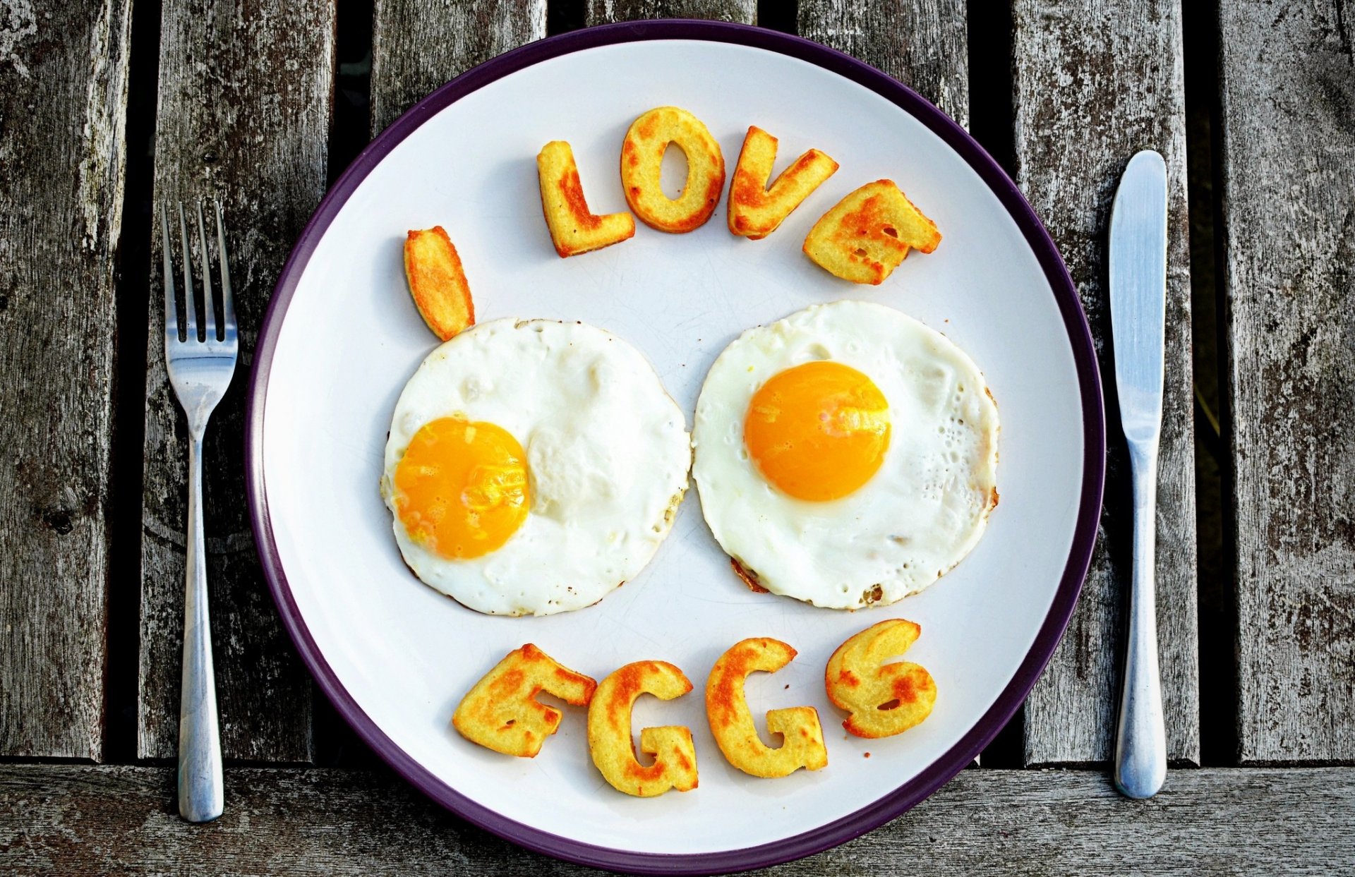 comida huevos revueltos huevos tenedor cuchillo letras papel pintado pantalla ancha pantalla completa pantalla ancha fondo pantalla ancha