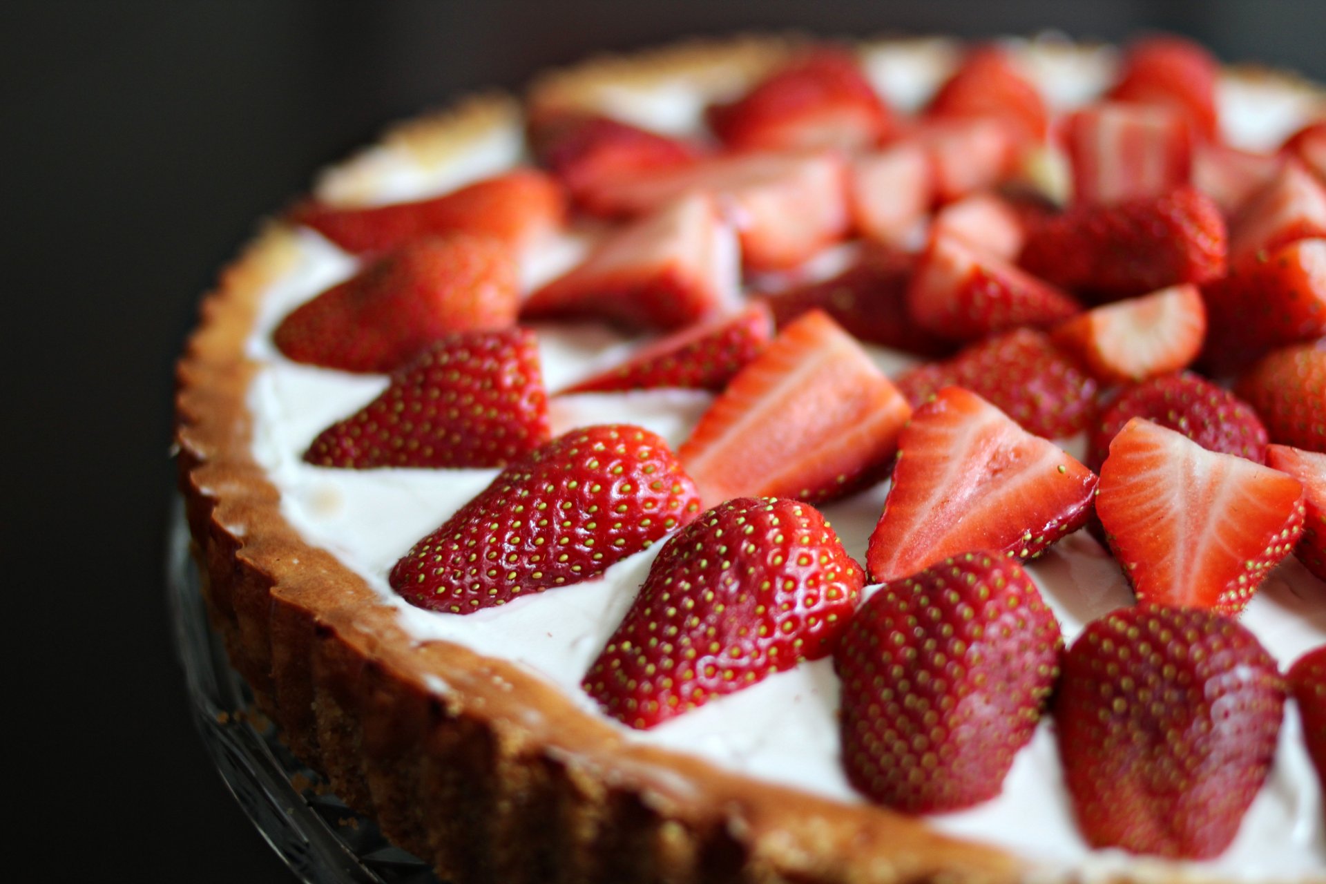 dessert kuchen kuchen erdbeeren beeren süß lebensmittel lebensmittel käsekuchen creme