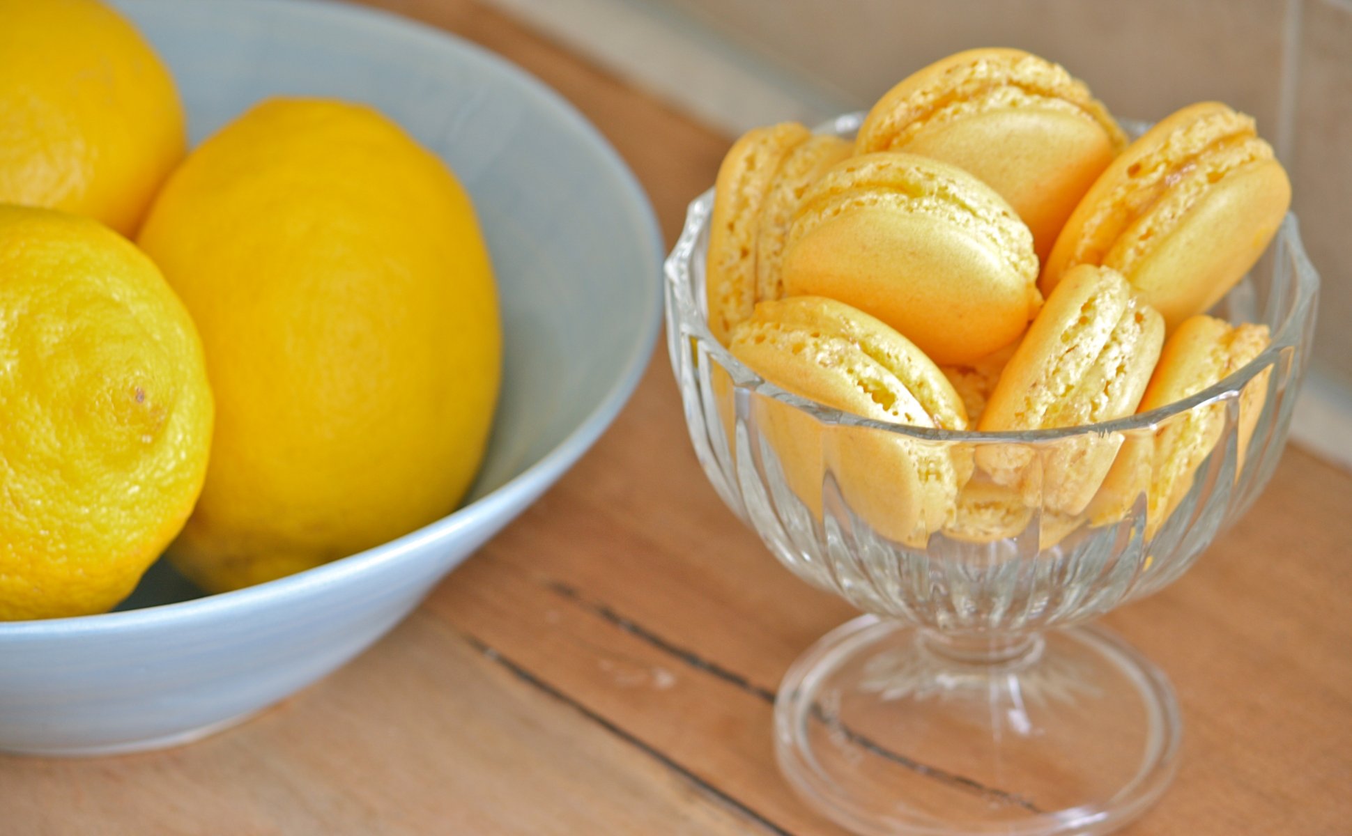 jedzenie słodki makaronik macaron żółty cytryna owoc tło tapeta panoramiczny pełny ekran panoramiczny panoramiczny