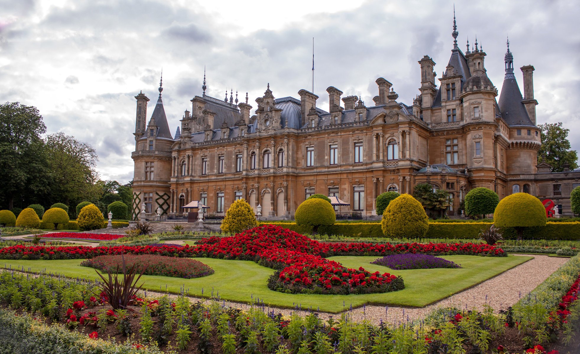 waddesdon manor дворец англия парк газон кусты