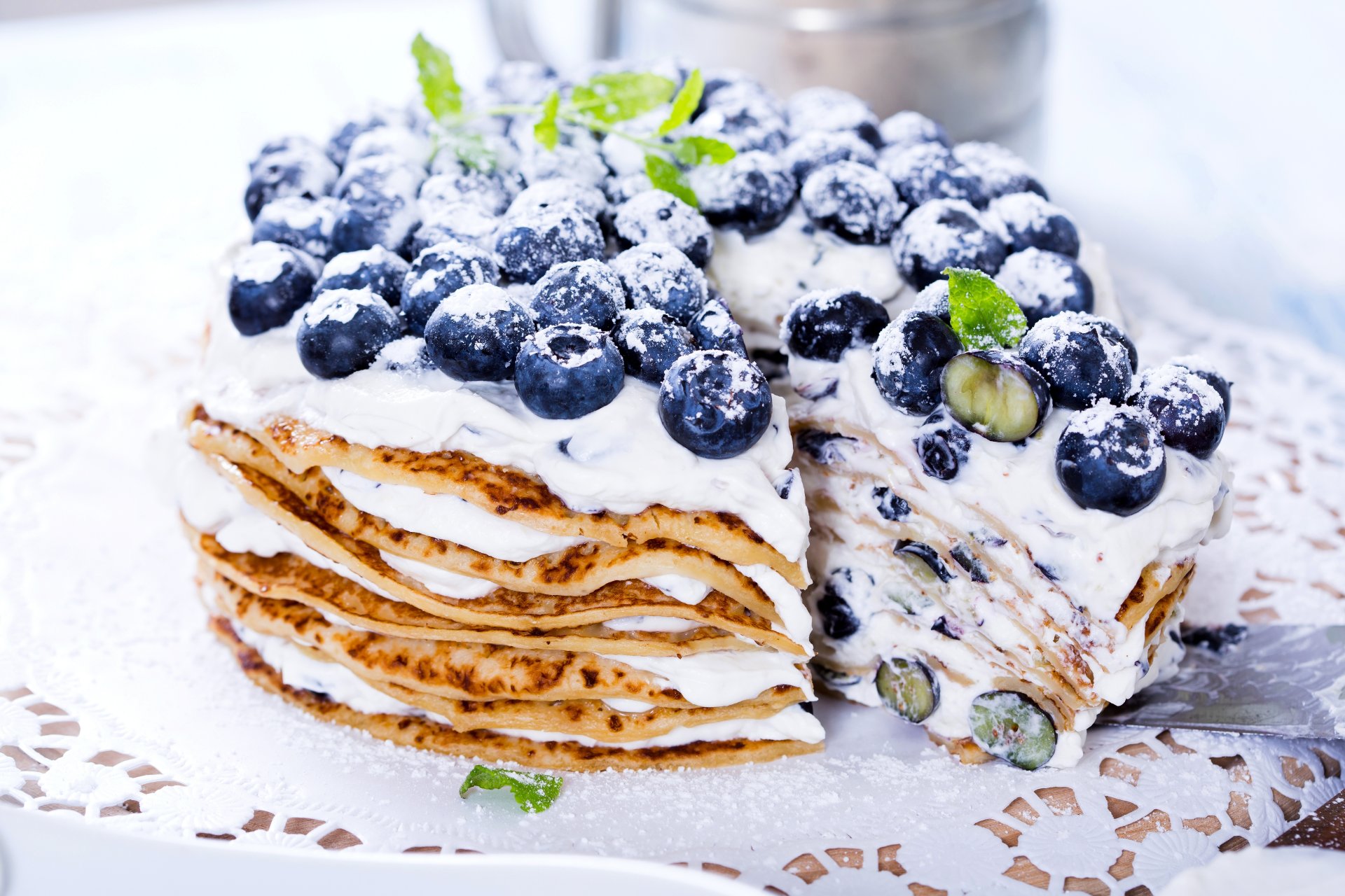 gâteau crêpes baies bleuets bleuets raisins crème doux bonbons dessert