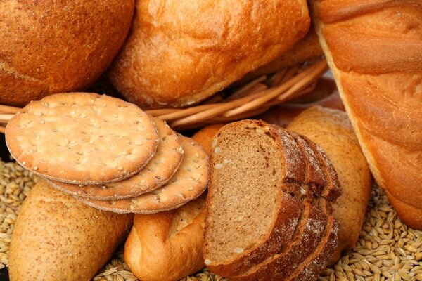 Pasticcini freschi in un cestino