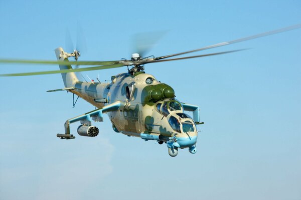 Ukraiński śmigłowiec Mi 24 na służbie bojowej