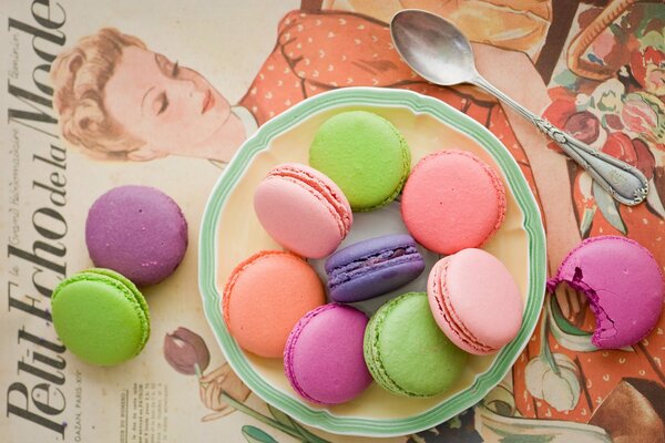 Galletas macaroon multicolores. Surtido