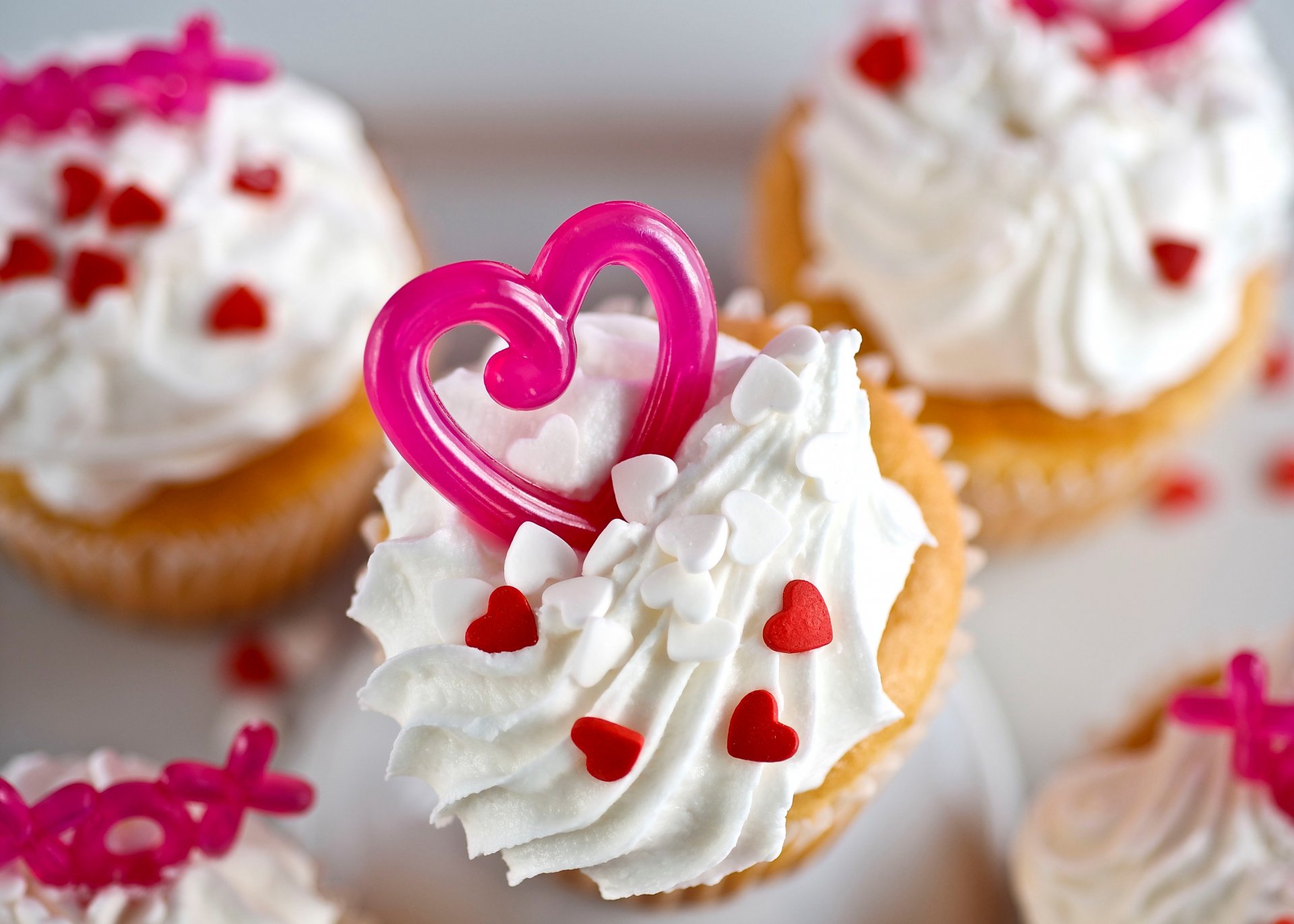 cupcake cake cream heart decoration dessert sweet