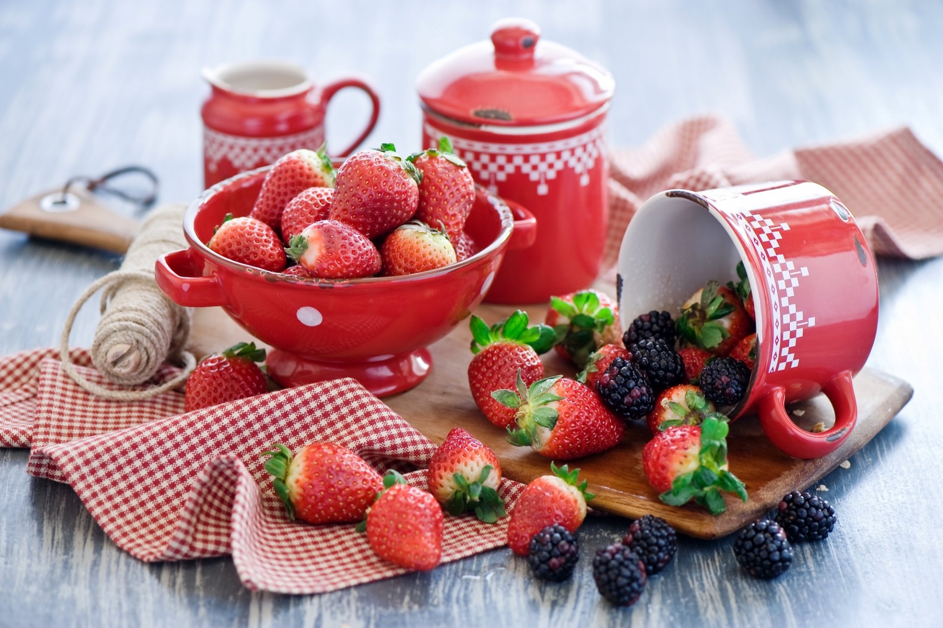 trawberry blackberry berries tableware summer