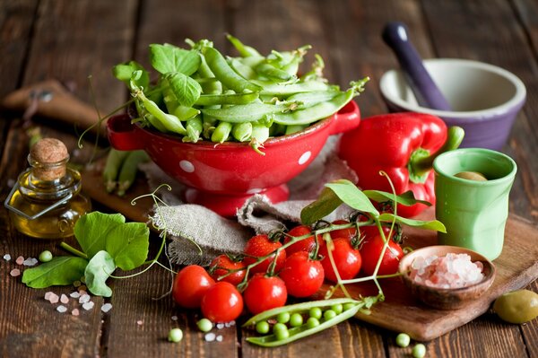 Gesunder Salat aus frischem Gemüse