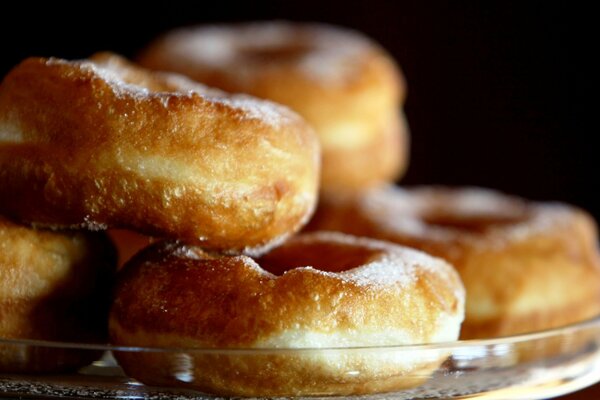 Durch das Bild hört man den Duft von Donuts