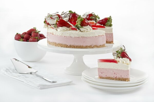 Sweet cake with strawberries