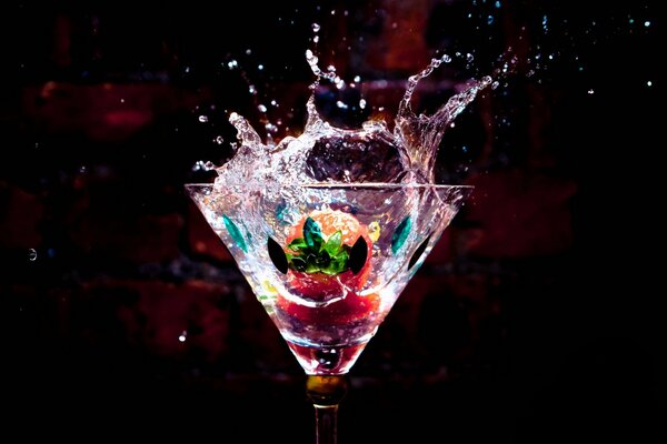 Splashes in a cocktail glass