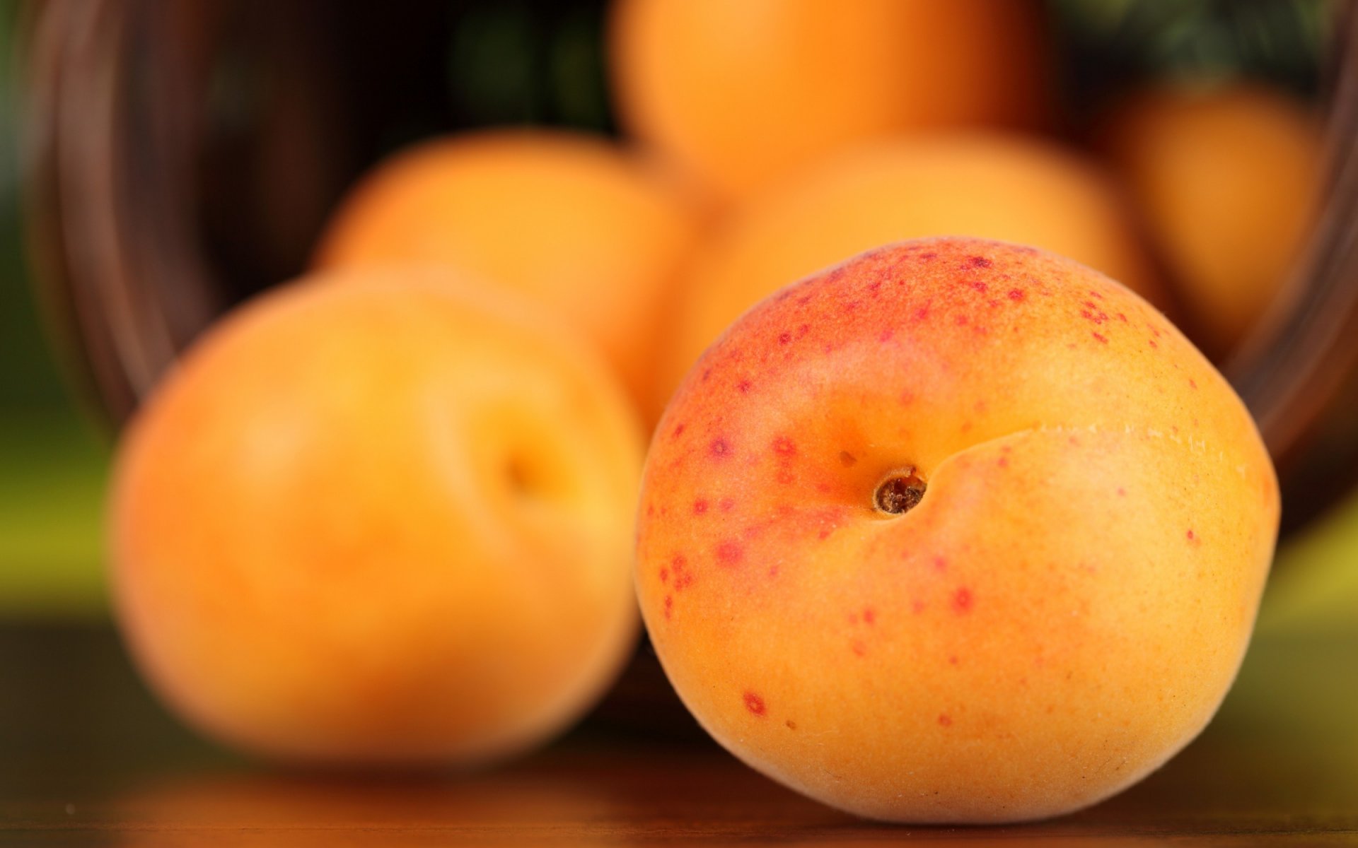 melocotones fruta naranja cesta